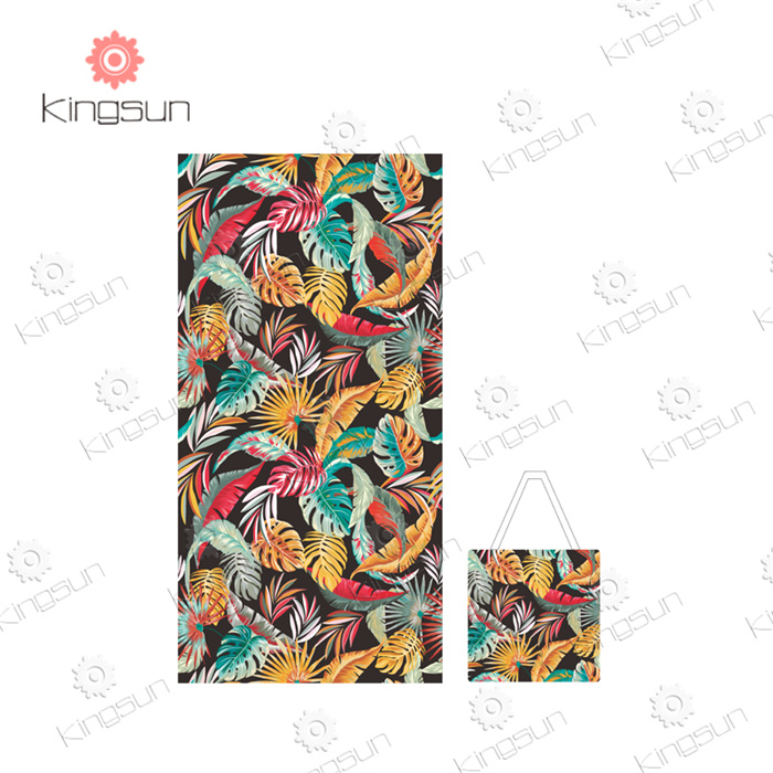 Beach towel + beach bag